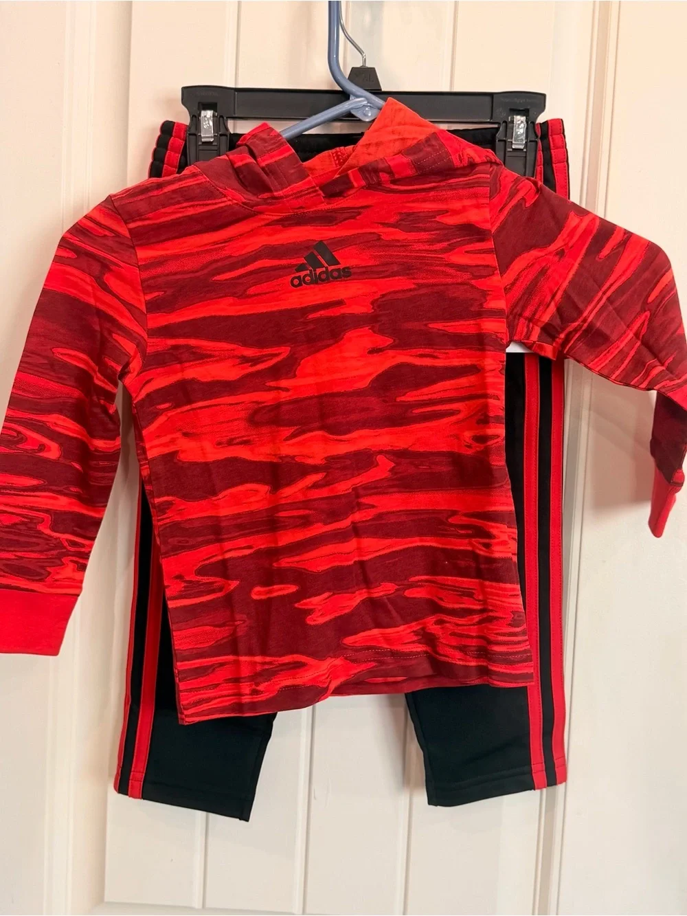 Adidas Boys 2T 2 Piece Tracksuit Hoodie Pants Red Black Camo NWT